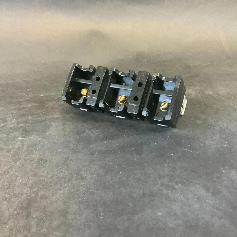 Used ALLEN BRADLEY 40023-437-02 FUSE HOLDER ($15 OBO)
