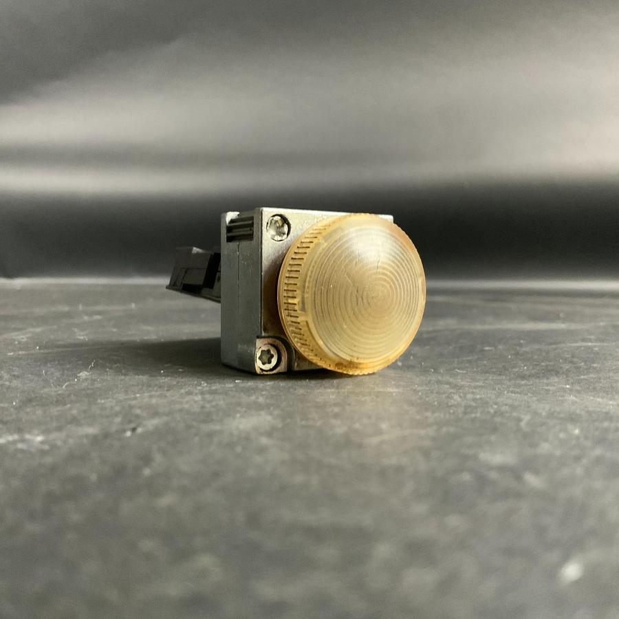 Used SIEMENS 3SB3403-0C TRANSPARENT INDICATOR LIGHT ($20 OBO)