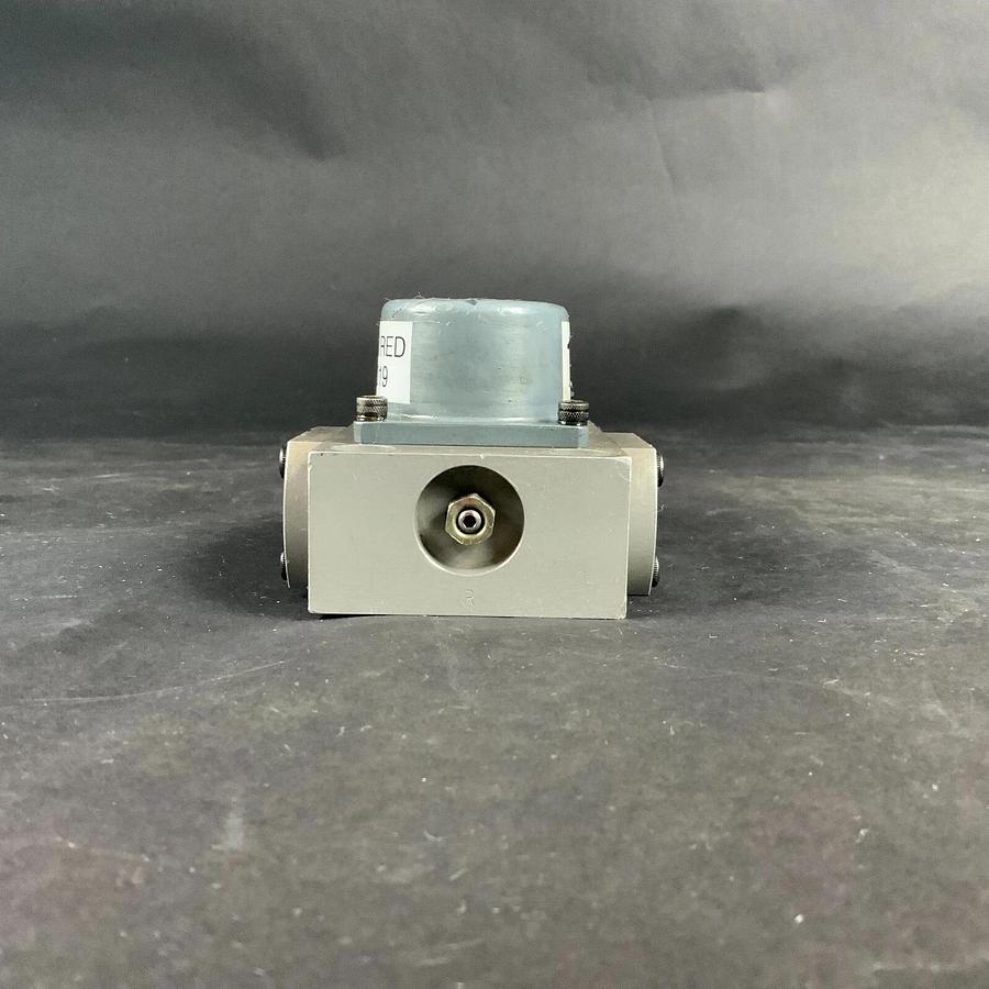 Used MOOG 73-233 HYRDAULIC SERVO VALVE ($1250 OBO)