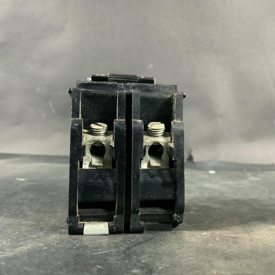 Used MURRAY MFG MP260 CIRCUIT BREAKER ($10 OBO)