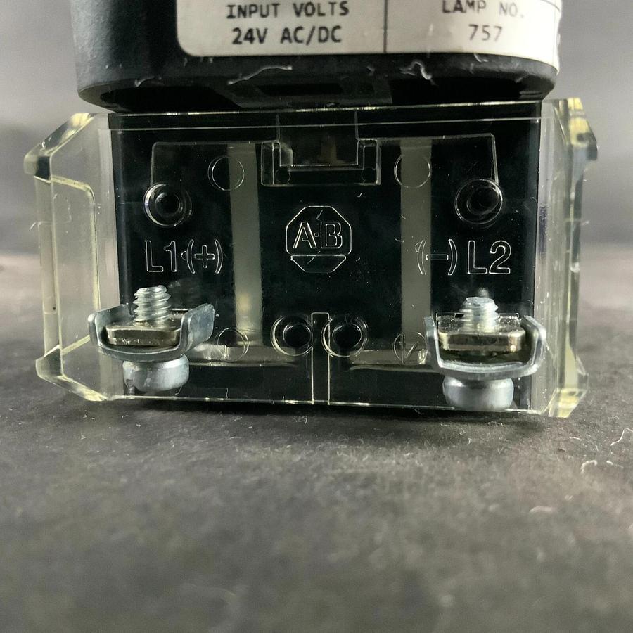 ALLEN BRADLEY 800T-QB24W PUSH BUTTON ($40 OBO)