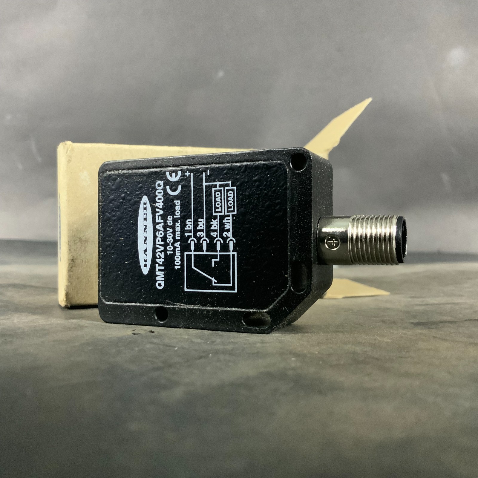 BANNER QMT42VP6AFV400Q ADJUSTABLE FIELD SENSOR ($60 OBO)