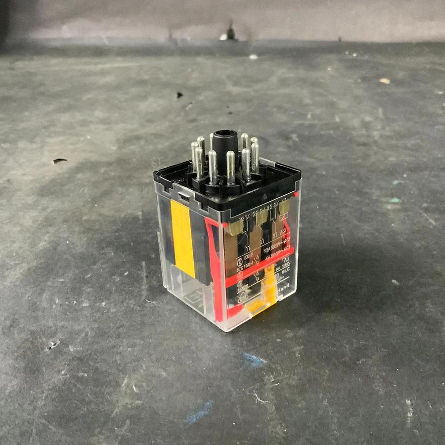 Used ELESTA SKR115A RELAY 9 ($8 OBO)
