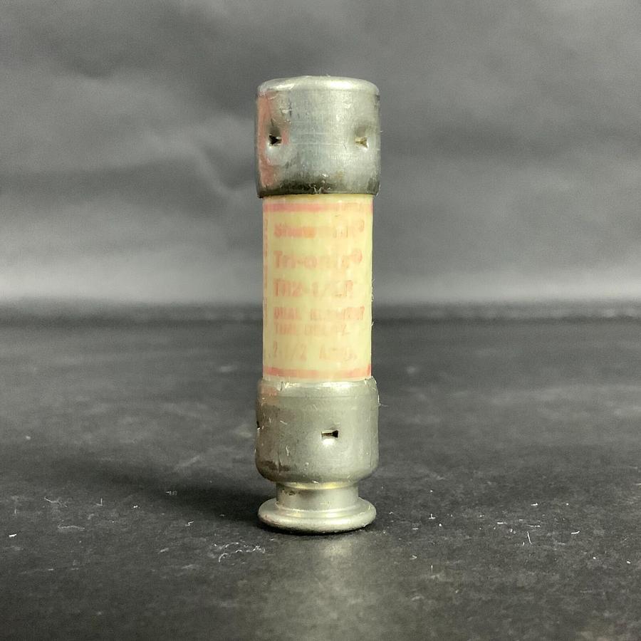 Used FERRAZ SHAWMUT TRI-ONIC TR2-1/2R FUSE ($4 OBO)