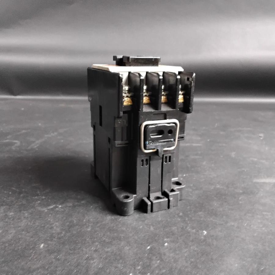 Used FUJI ELECTRIC SH-4 CONTACTOR ($15 OBO)