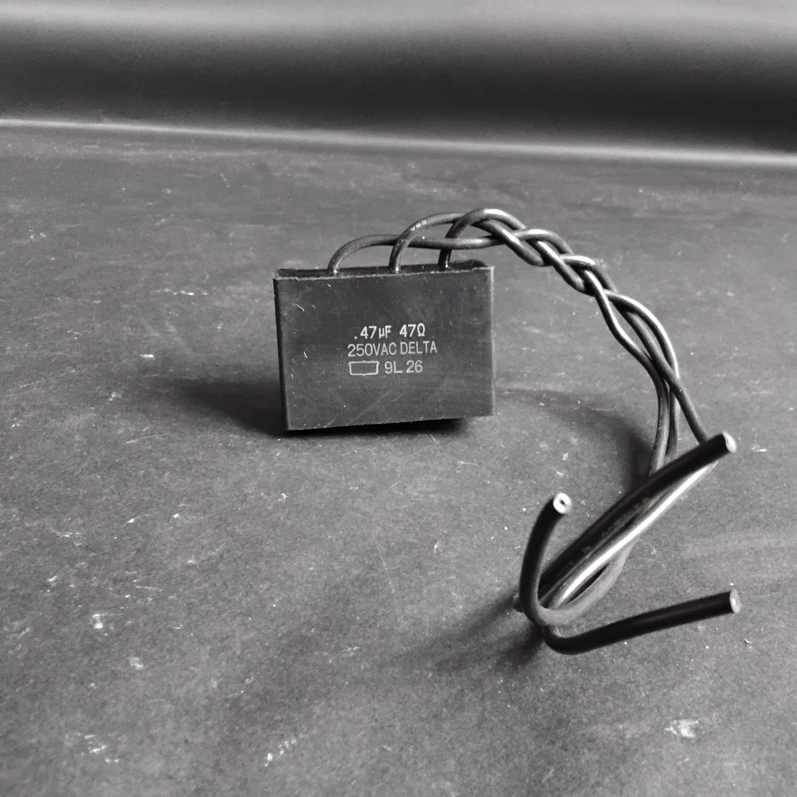 Used UNBRANDED 9L26 250VAC DELTA CAPACITOR ($7 OBO)