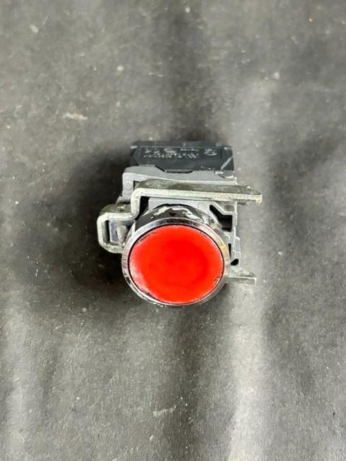 Used TELEMECANIQUE ZBE-102 RED PUSHBUTTON