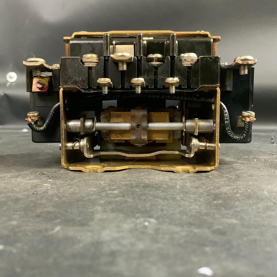 Used ARROW HART CONTACTOR RELAY ($75 OBO)
