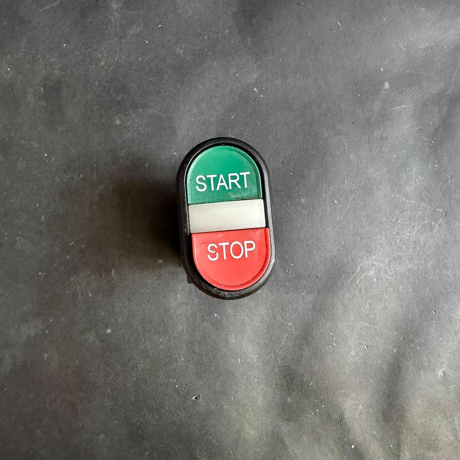Used ALLEN BRADLEY 800F-X10 START/STOP BUTTON ($18 OBO)