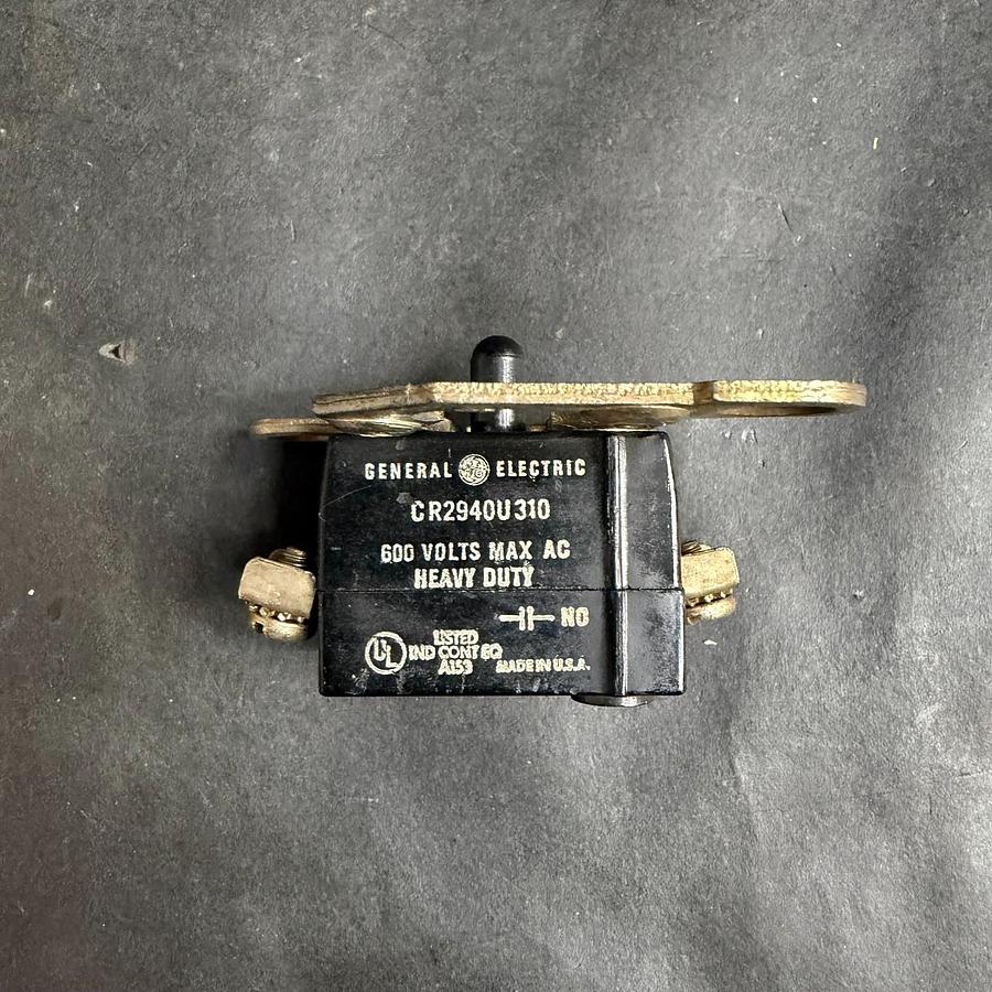 Used GENERAL ELECTRIC CR294OU310 CONTACT BLOCK ($12 OBO)