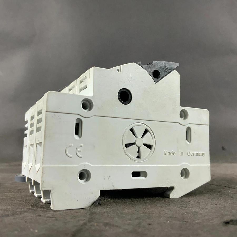 Used SIEMENS 3NC1093 ISOLATING SWITCH ($25 OBO)