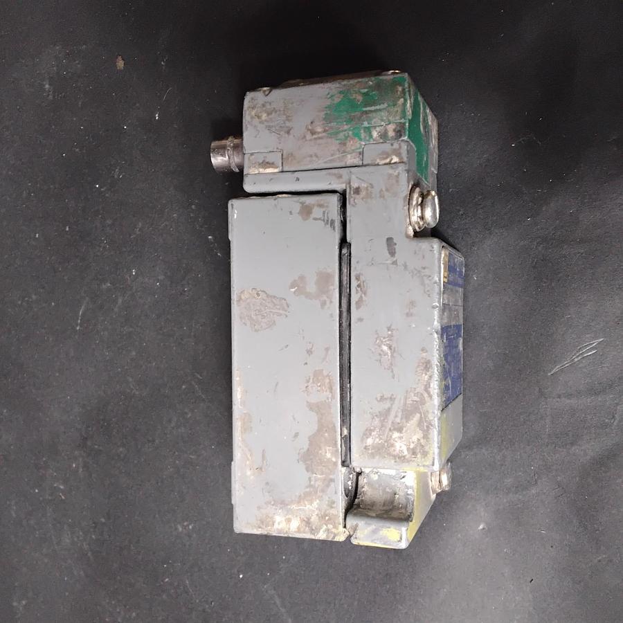 Used SQUARE D C54F CLASS 9007 LIMIT SWITCH ($50 OBO)
