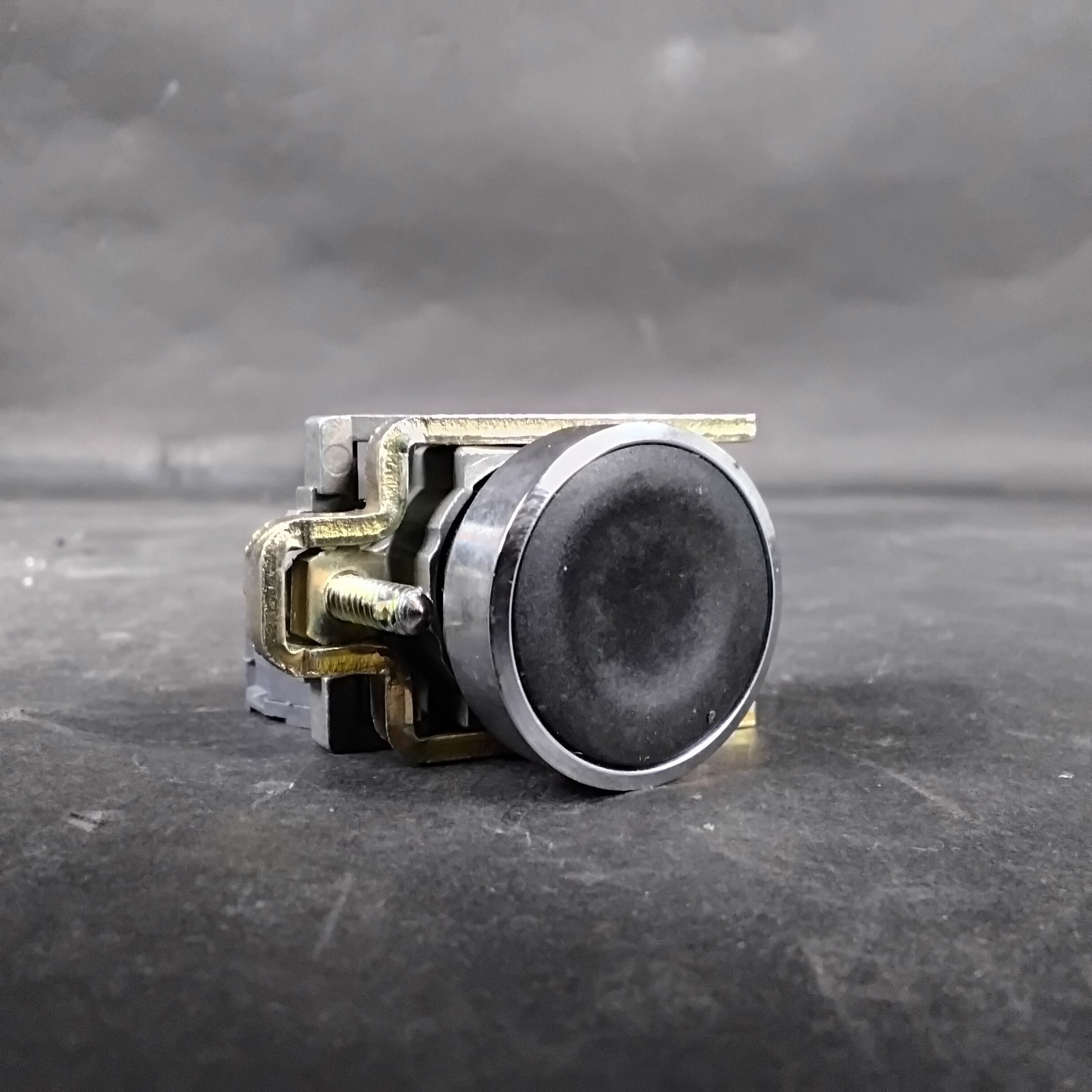 Used TELEMECANIQUE ZBE-101 BLACK PUSHBUTTON ($15 OBO)