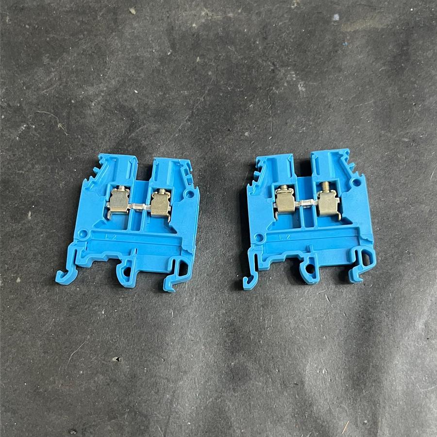 Used ENTRELEC M4/6 5116 TERMINAL BLOCK - SET OF 2 ($5 OBO)