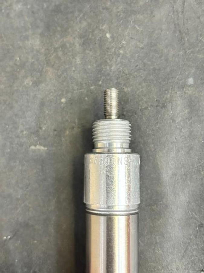Used AMERICAN CYLINDER 750DNS-1.O PNEUMATIC CYLINDERS - GROUP OF 2