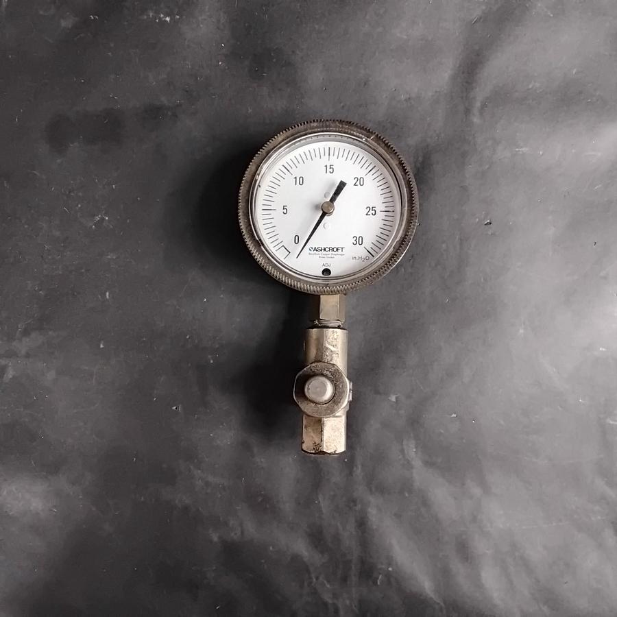 Used ASHCROFT ADJ GUAGE 0-30 ($40 OBO)