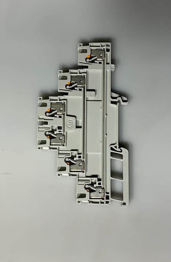 ALLEN BRADLEY 1492-PT3 - BOX OF 50 ($199.99/EA BOX OBO)