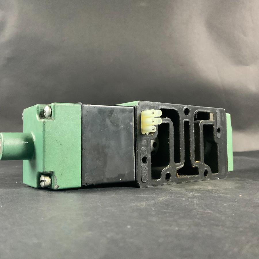 Used NUMATICS 554SA431K056D30 SOLENOID VALVE ($130 OBO)