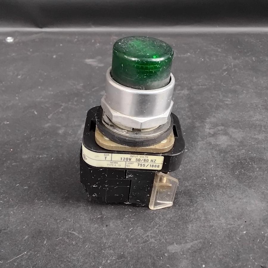 Used ALLEN BRADLEY 800T-PT16 SERIES T GREEN PUSHBUTTON SWITCH ($15 OBO)