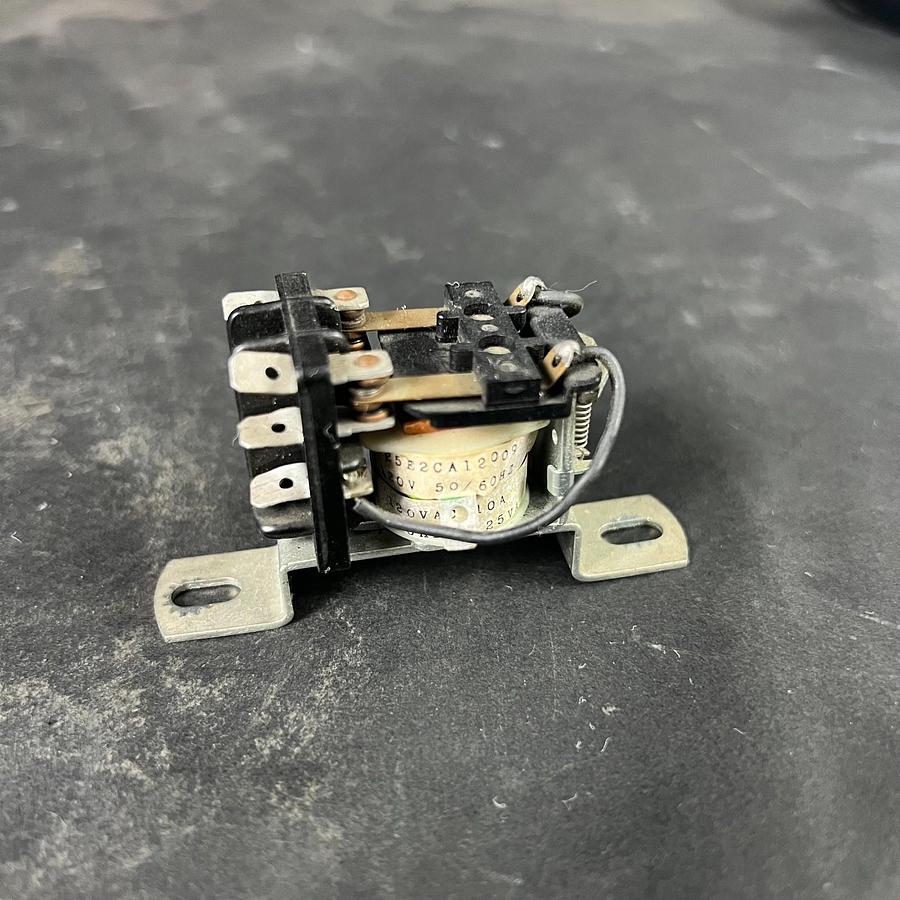 Used EAGLE SIGNAL 25E2CA12009 GENERAL PURPOSE RELAY ($8 OBO)