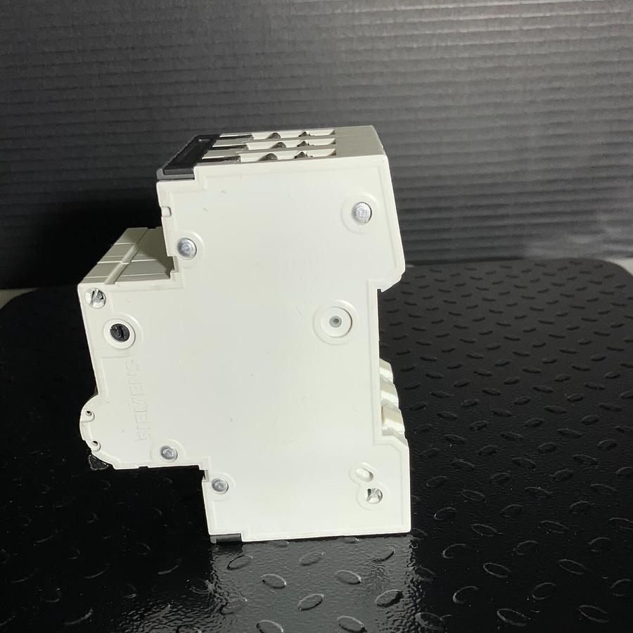 Used SIEMENS 5SY4340-7 ($89.99 OBO)
