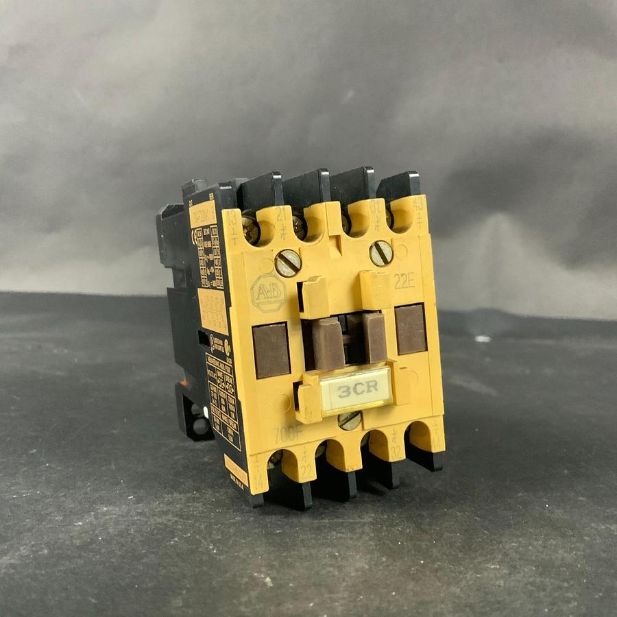 Used ALLEN BRADLEY 700-F220A1 SER B CONTROL RELAY ($40 OBO)