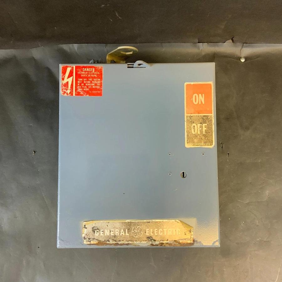 Used GE AC322R FUSIBLE BUS PLUG ($300 OBO)