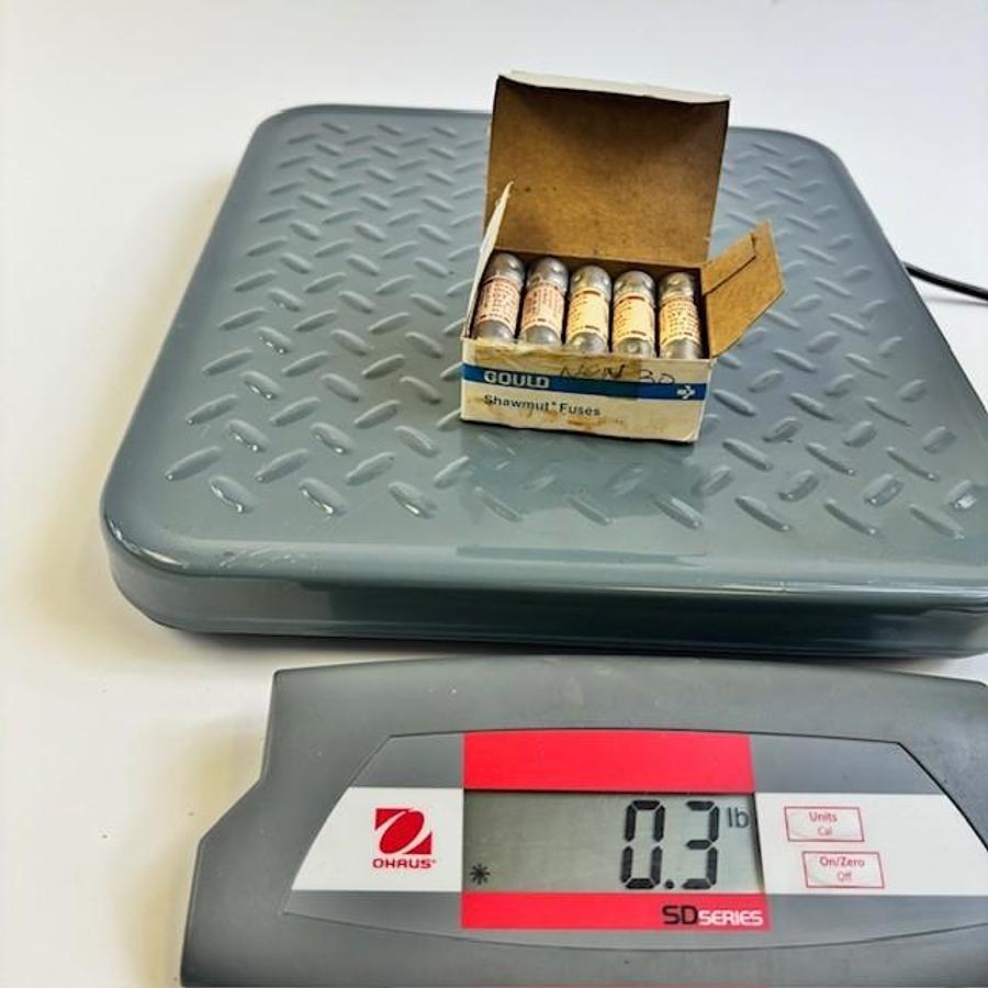 Used FERRAZ SHAWMUT OT30 FUSES - SET OF 10