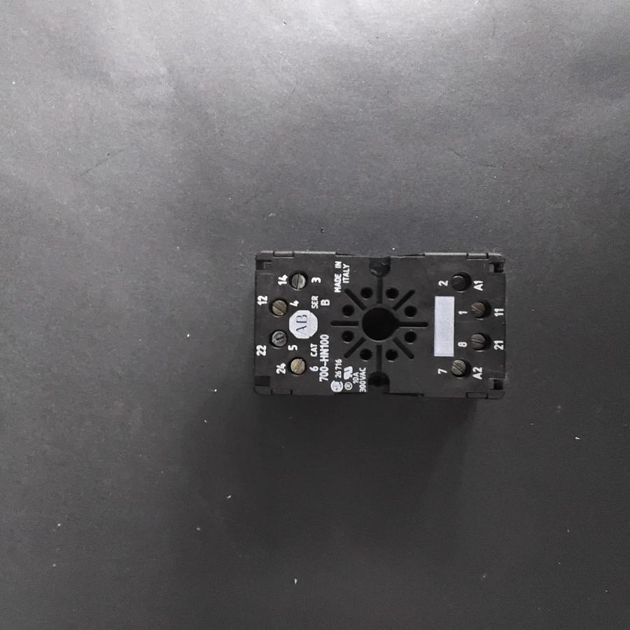 Used ALLEN-BRADLEY 700-HN100 RELAY SOCKET ($3 OBO)