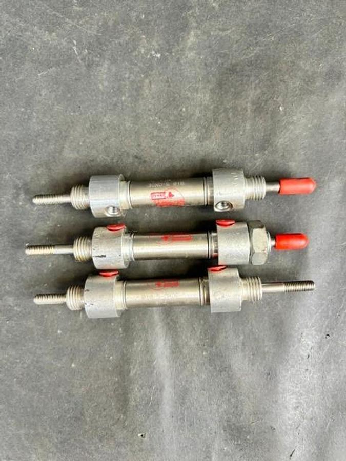 Used BIMBA 010.5-DXDE PNEUMATIC CYLINDER - GROUP OF 3
