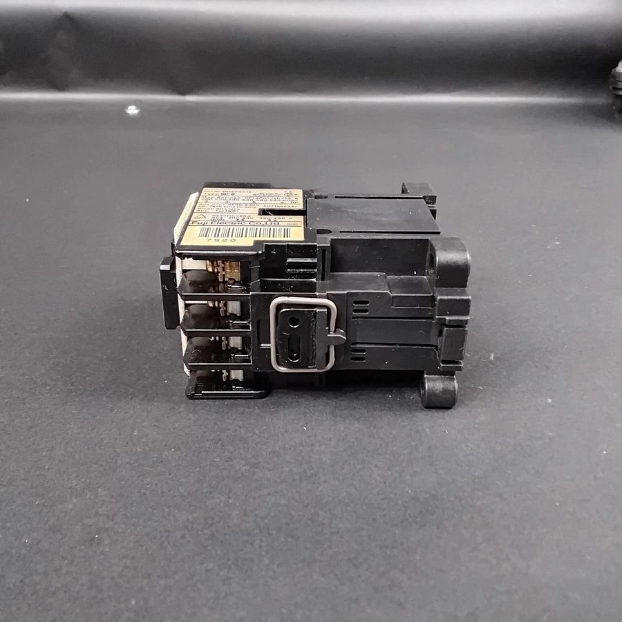 Used FUJI ELECTRIC SC-0 220V MAGNETIC CONTACTOR ($45 OBO)