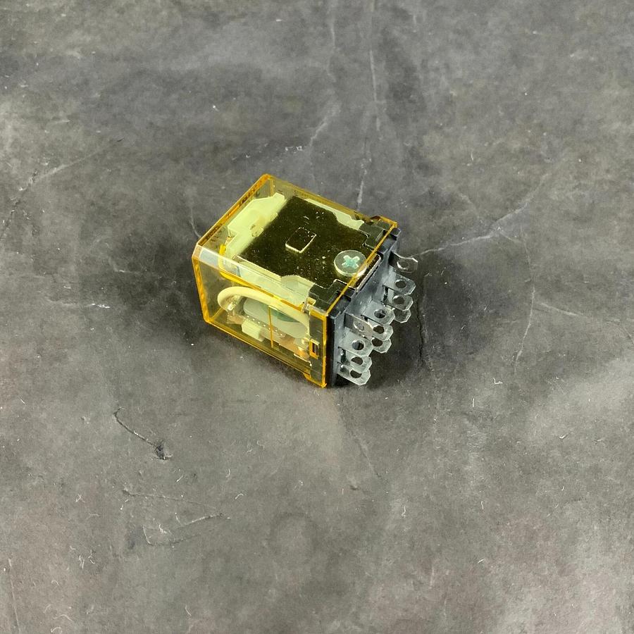 Used IDEC RH3B-UL DC24V RELAY ($8 OBO)