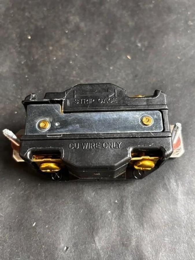 Used BRYANT L16-30 LOCKING RECEPTACLE ($10 OBO)