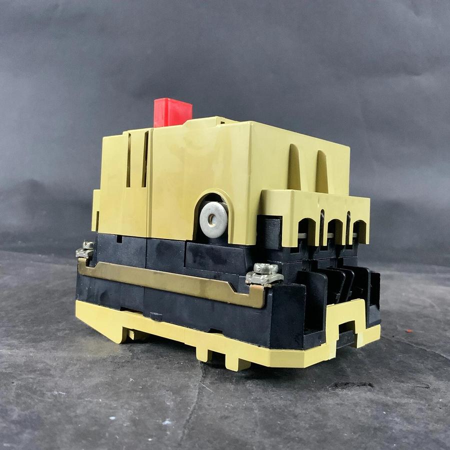 Used KLOCKNER MOELLER PKZM0-1 0.6-1A MOTOR STARTER ($30 OBO)