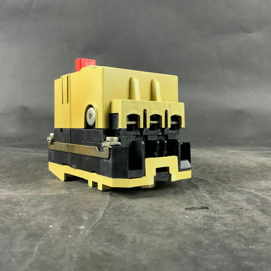 Used KLOCKNER MOELLER PKZM0-1.6-NA CIRCUIT BREAKER ($50 OBO)