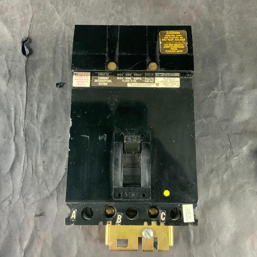 Used SQUARE D FA-32040 CIRCUIT BREAKER ($100 OBO)