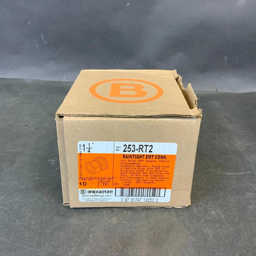 BRIDGEPORT 253-RT2 1-1/4” RAINTIGHT EMT CONNECTOR - BOX OF 10 ($25 OBO)