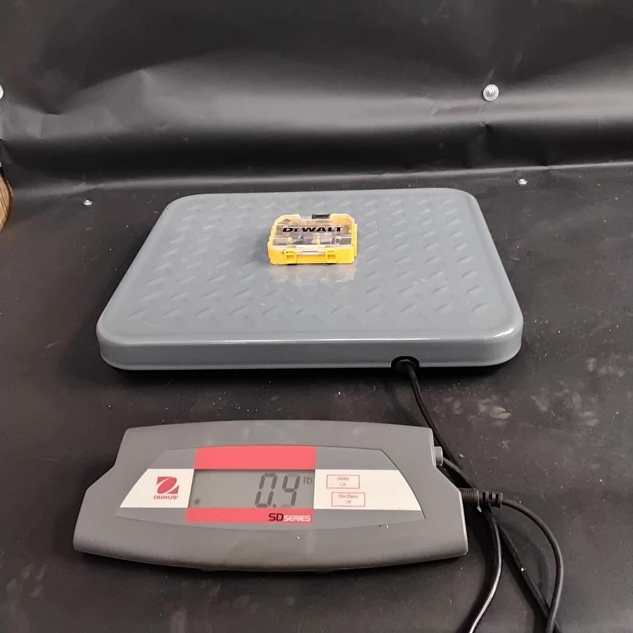 Used DEWALT 29 PIECE SCREW SET - 29 PIECES ($25 OBO)