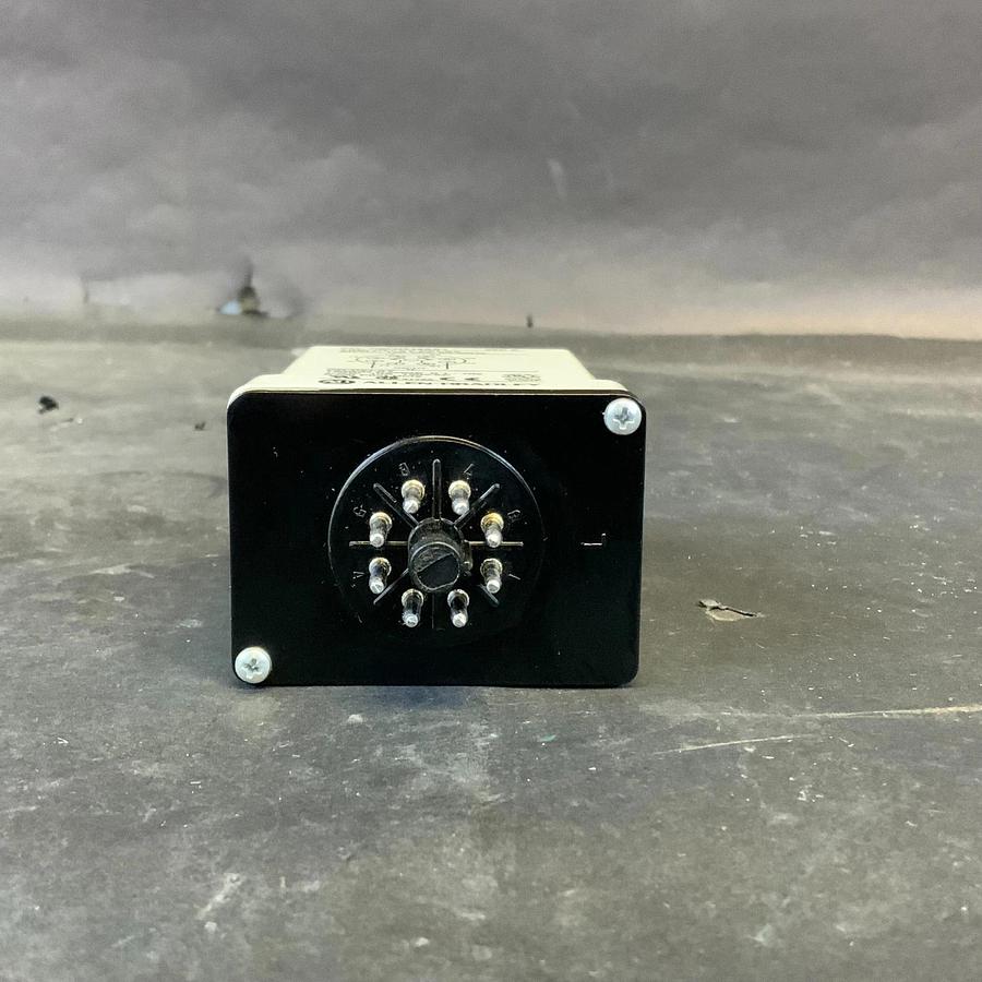 Used ALLEN BRADLEY 700-HTAA1 Time Delay Relay($25 OBO)