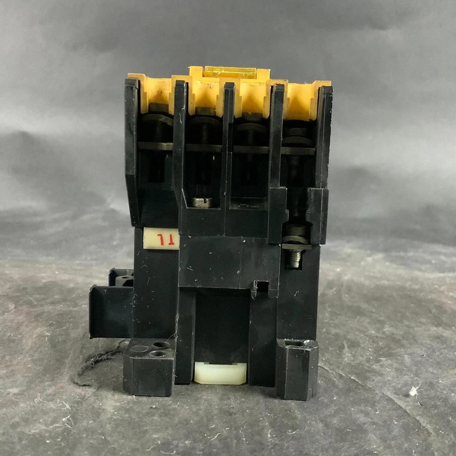 Used ALLEN BRADLEY 100-A18ND3 CONTACTOR ($45 OBO)