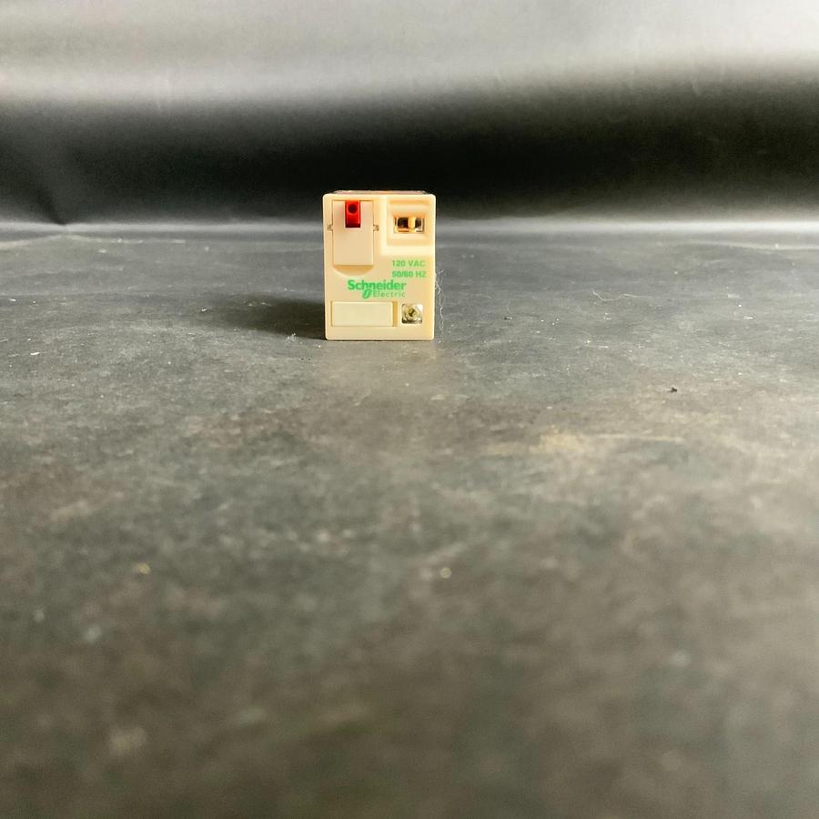 Used SCHNEIDER ELECTRIC 120VAC RELAY 50/60HZ ($20 OBO)