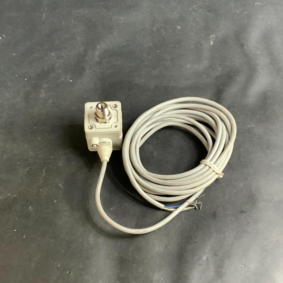 Used SMC ZSE40-T1-70L VACUUM SWITCH ($50 OBO)