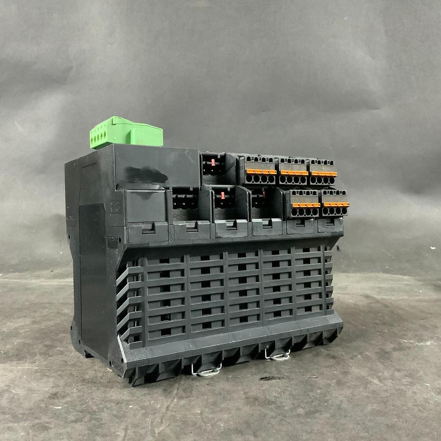 Used OMRON NE1A-SCPU02 SAFETY NETWORK CONTROLLER ($150 OBO)