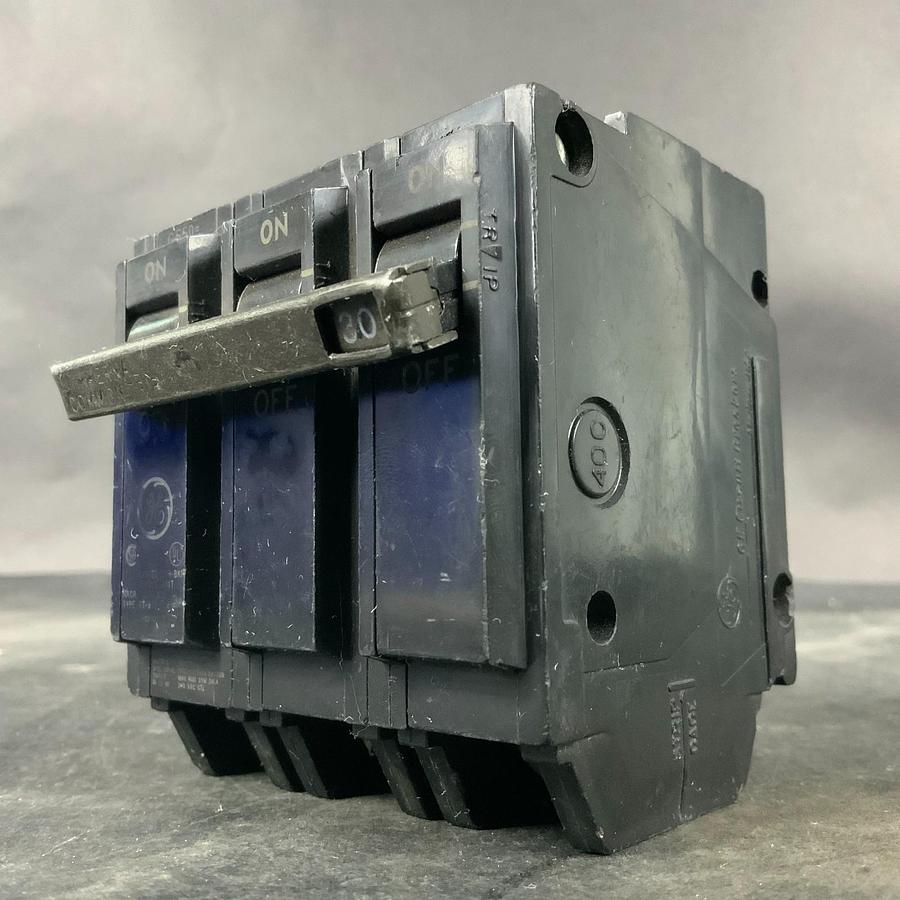 Used GENERAL ELECTRIC THQL32030 CIRCUIT BREAKER ($20 OBO)