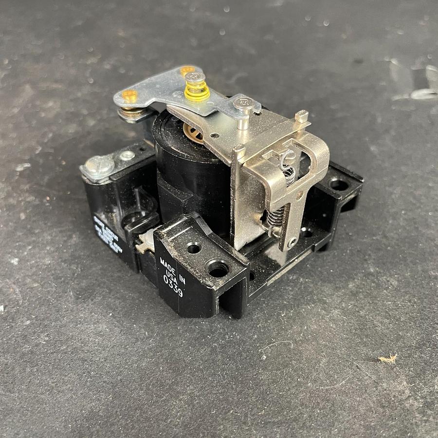 Used ALLEN BRADLEY 700-HG45Z24 TYPE H CONTROL RELAY SPST-NO-DM 30A 24VDC OEM