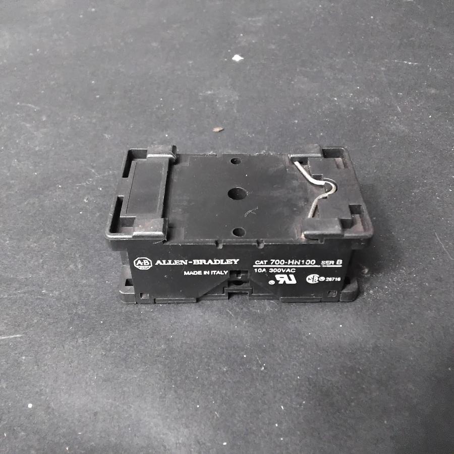 Used ALLEN BRADLEY 700-HN100 RELAY SOCKET ($8 OBO)