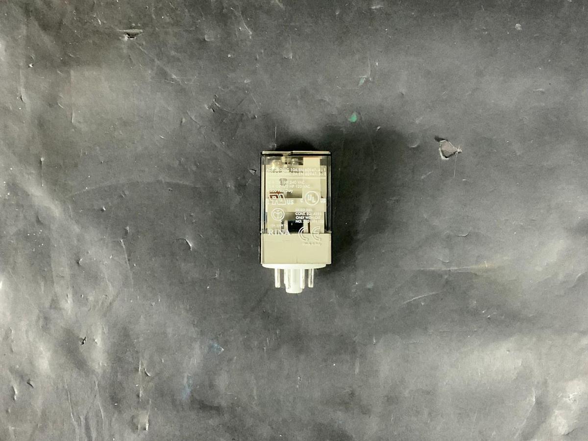 Used ALLEN BRADLEY 700-HA32Z24-4-SERIES D ($13 OBO)