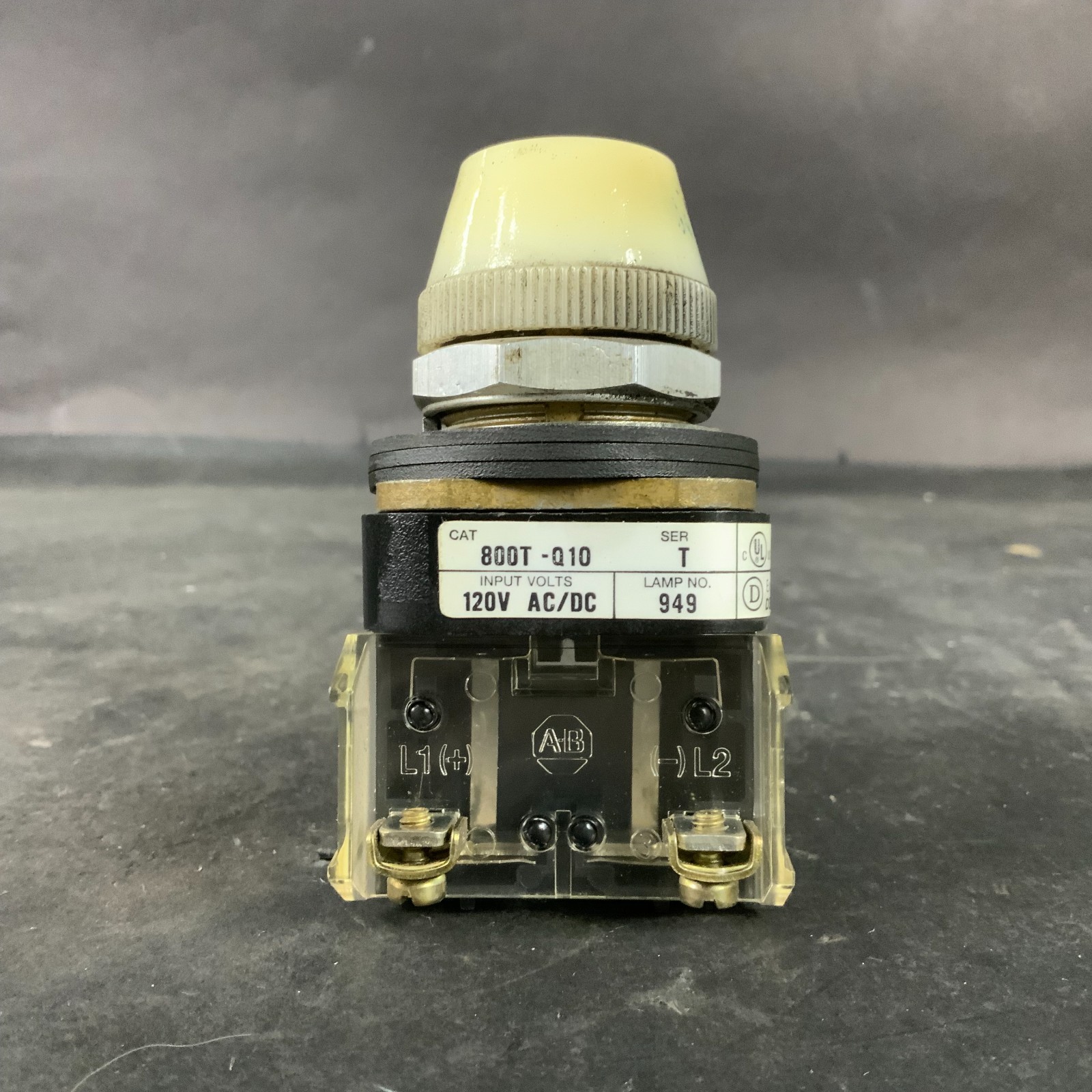 Used ALLEN BRADLEY 800T-Q10 SERIES T WHITE PILOT LIGHT ($15 OBO)