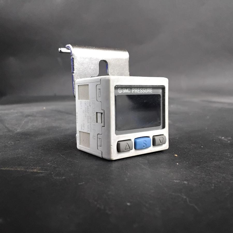 Used SMC ISE30A-01-P-M DIGITAL PRESSURE SWITCH ($35 OBO)