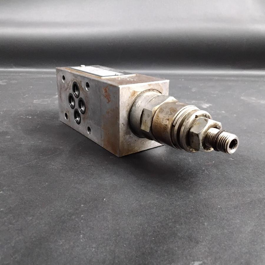 Used DENISON ZDV-P-01-5-S0-D1 HYDRAULIC VALVE ($95 OBO)